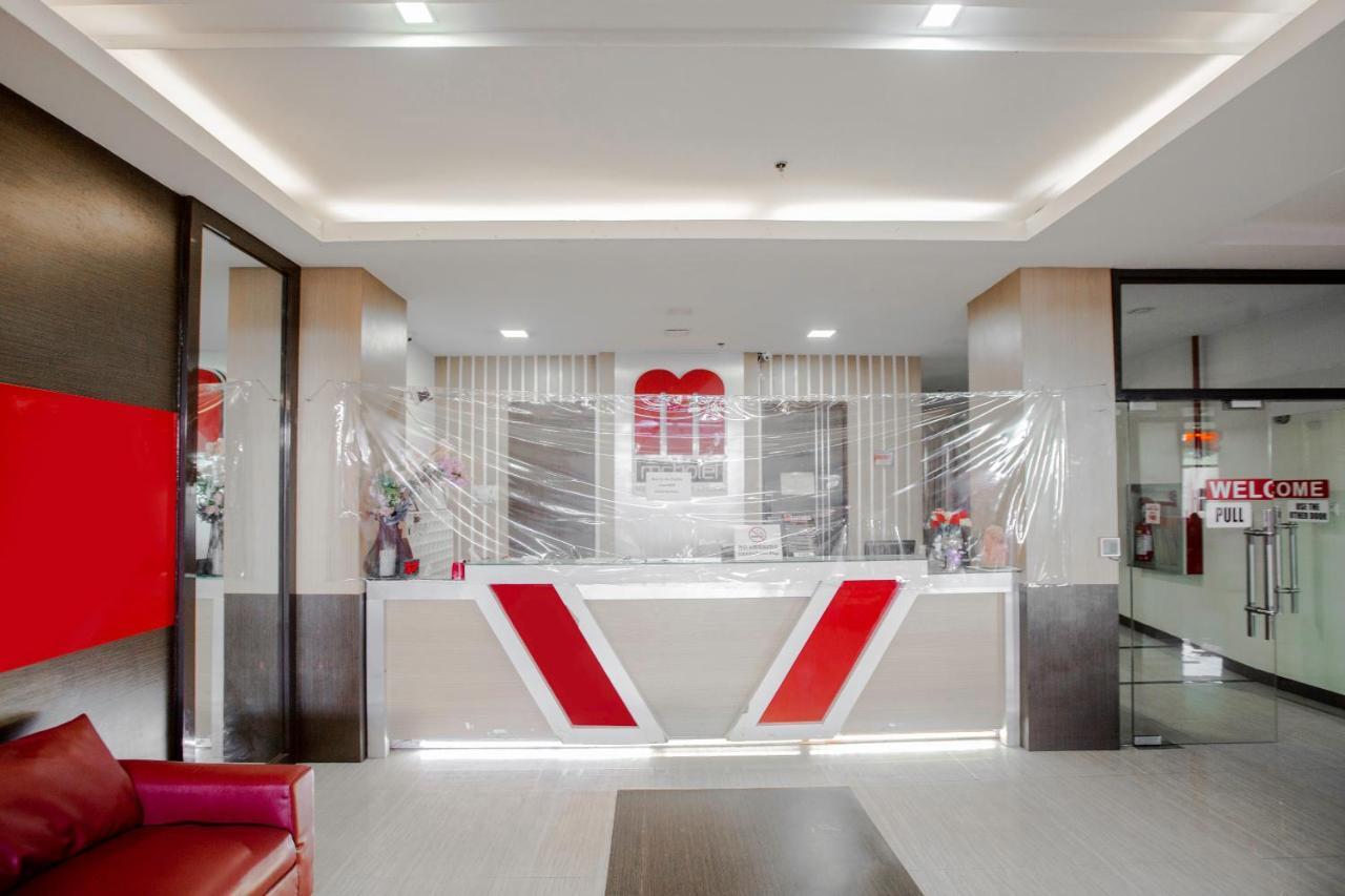 Oyo 666 Mc Hotel Fairview Quezon City Exterior foto